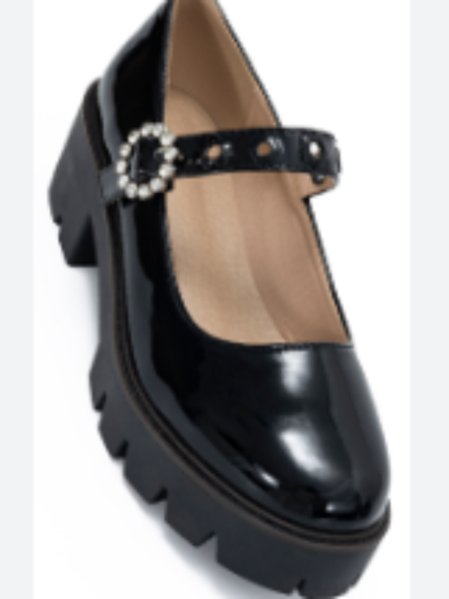 cropped-mary-jane-shoes-Review3.png